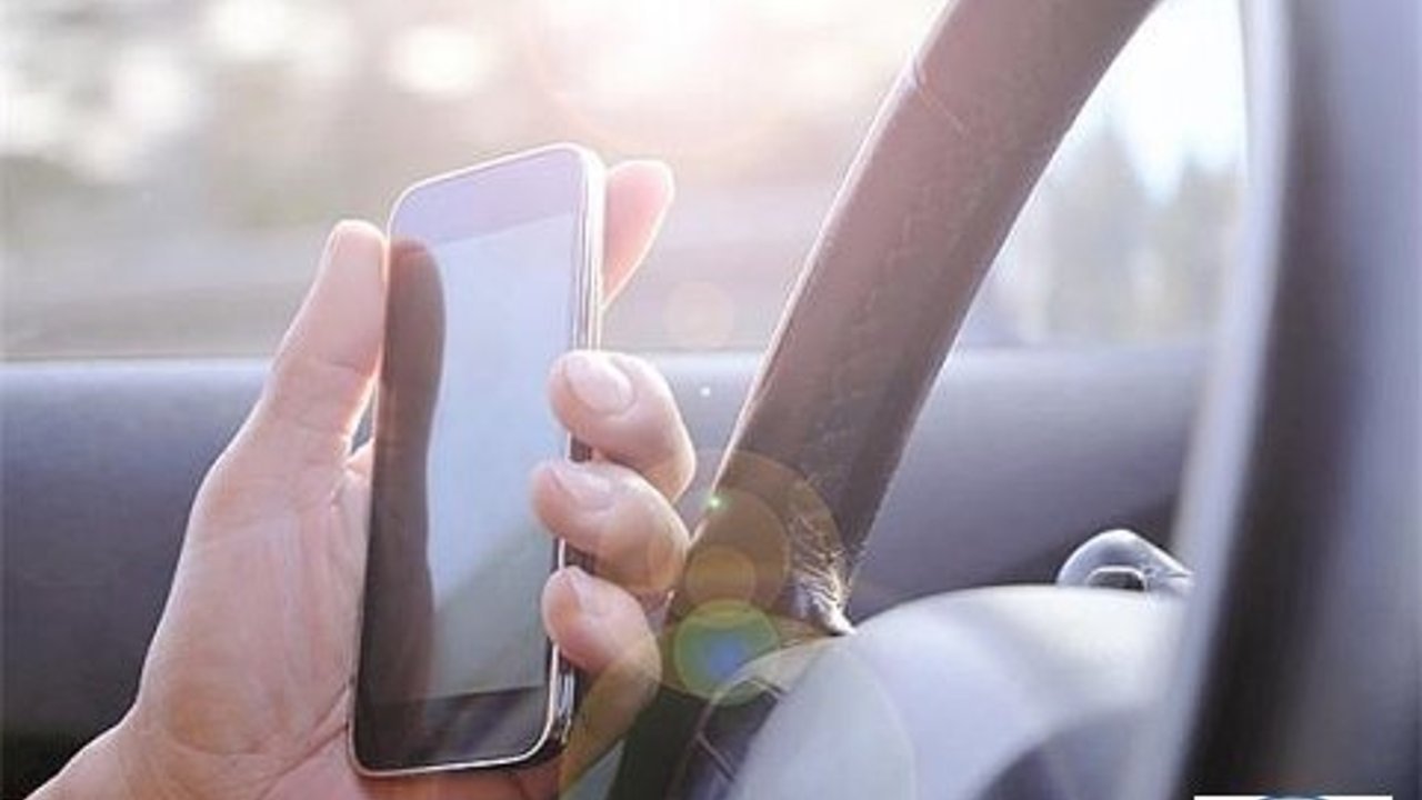 Araç içinde cep telefonunu kullanmak yasak