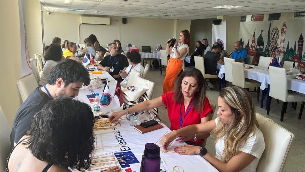 İzmir’de Erasmus+ Akreditasyon çalıştayı