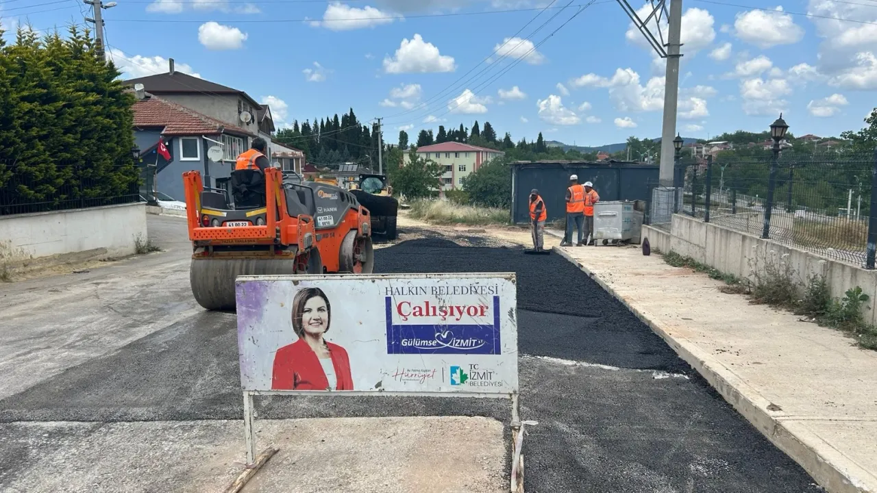 Kocaeli İzmit'te asfalt atağı