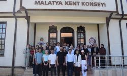 Malatya Kent Konseyi'ne öğrencilerden ziyaret