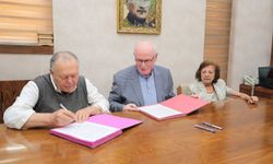 Başkan Kurt Alzheimer merkezi için Yüksel çifti ile protokol imzaladı