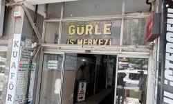 Bursa Gemlik'teki iş merkezi yıkılmayı bekliyor