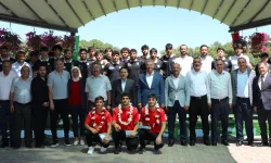 Kayseri Şekersporlu mili güreşçiler için ödül töreni