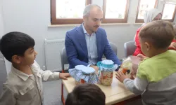 Turşuları Çayırovalı minikler kurdu