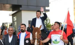 Bursa Osmangazi’de geleneksel rahvan at koşusu coşkusu