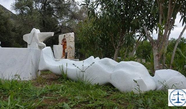 Datça’da, akademi bahçesinde sergilenen tanrıça heykellerine saldırı