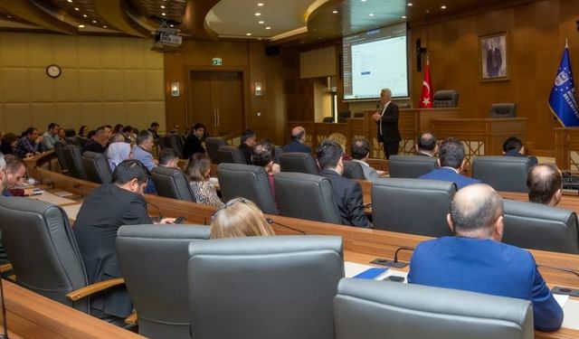 Bursa Büyükşehir personeline hizmet için 'resmi yazışma' eğitimi