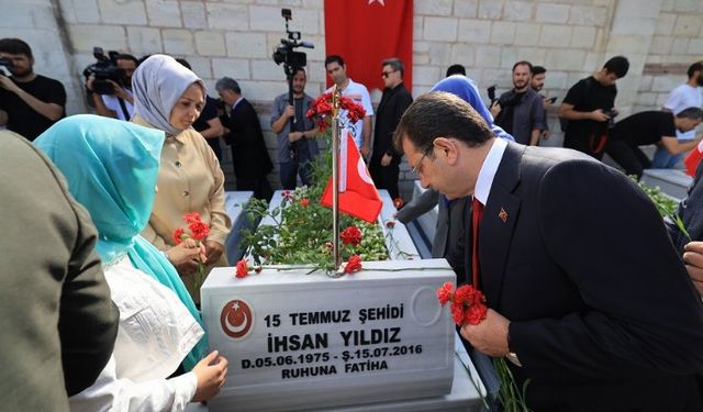 15 Temmuz şehitlerine İstanbul Büyükşehir'de özel anma
