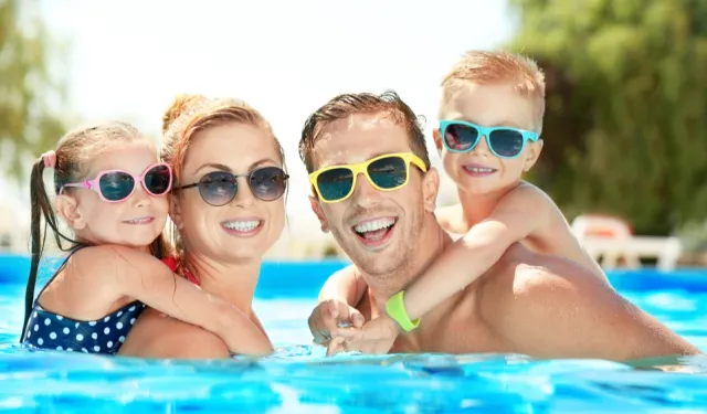 Deniz ve havuzda göz sağlığını korumak için uzmanından öneriler