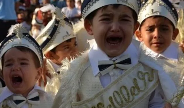 Sünnette çocuğun psikolojisine dikkat edilmeli