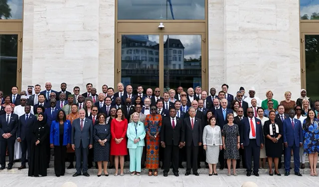 TBMM Başkanı Kurtulmuş, Cenevre’de aile fotoğrafında