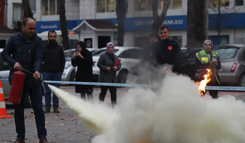 Sakarya'da ateşe müdahale eğitimi