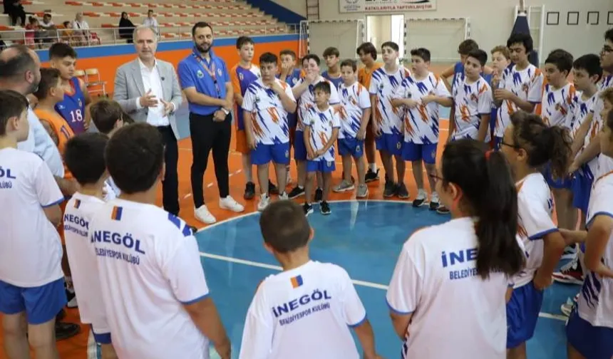 Bursa İnegöl'de yaz spor okullarında 1.792 çocuk sporla buluştu