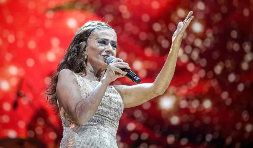 İEF’de Yıldız Tilbe rüzgarı