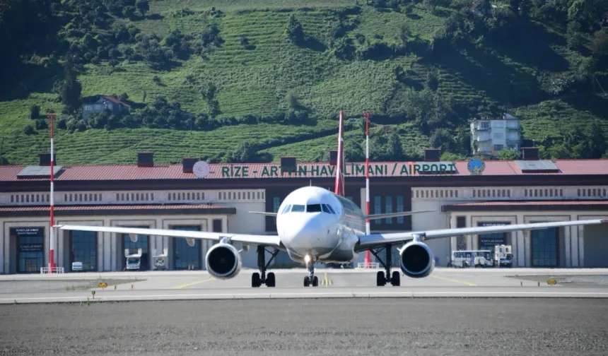 Uçak yolculuklarında ücretsiz su dönemi başladı